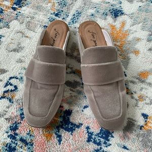 Free People Velvet At Ease Silver Loafer Sz 8